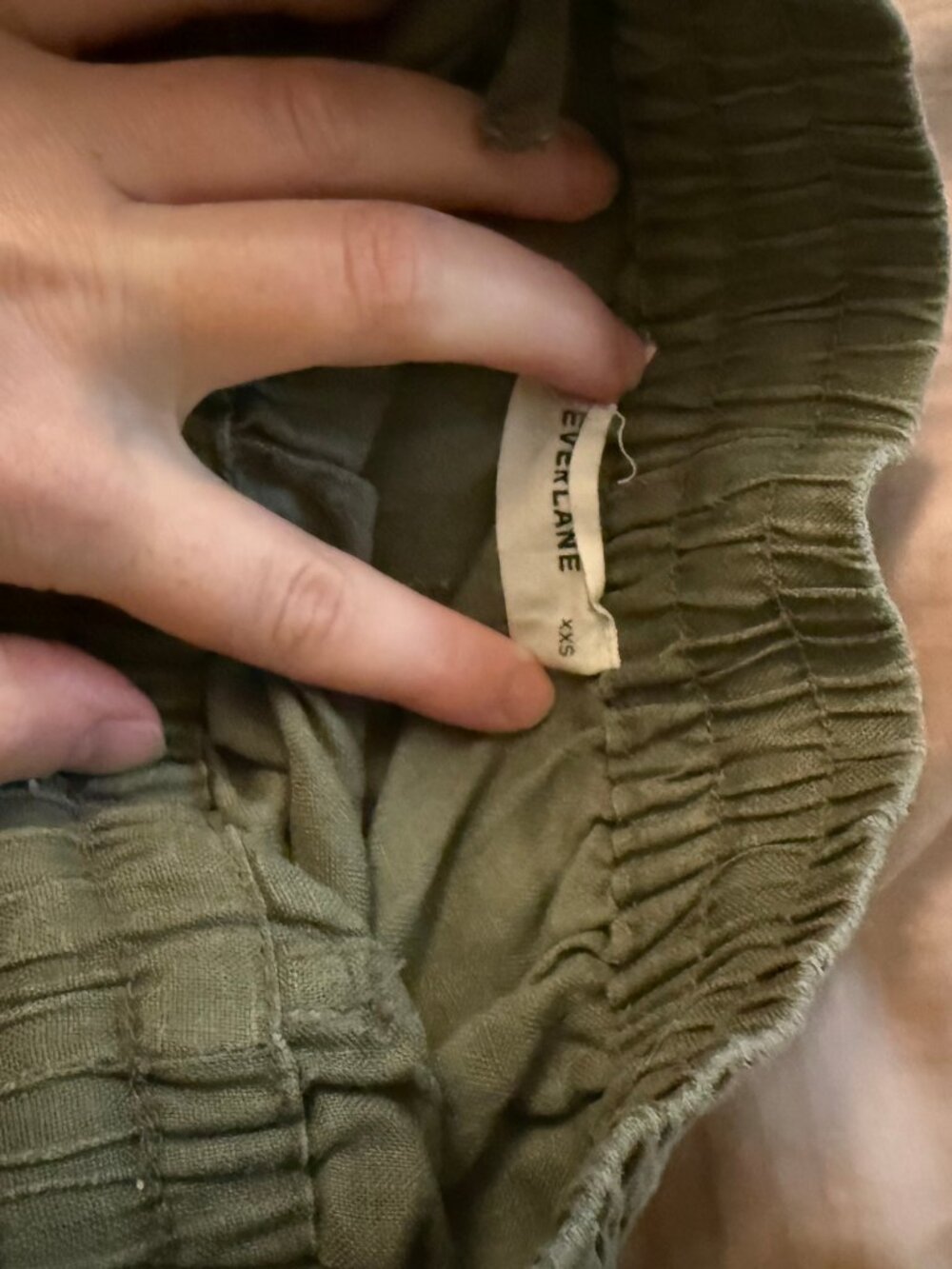 Everlane, The Cargo Curve Pant in Linen - Picture 6 of 8